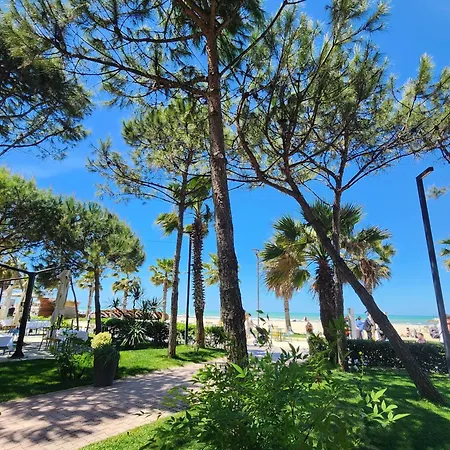 Seaside Bliss In Qerret Διαμέρισμα