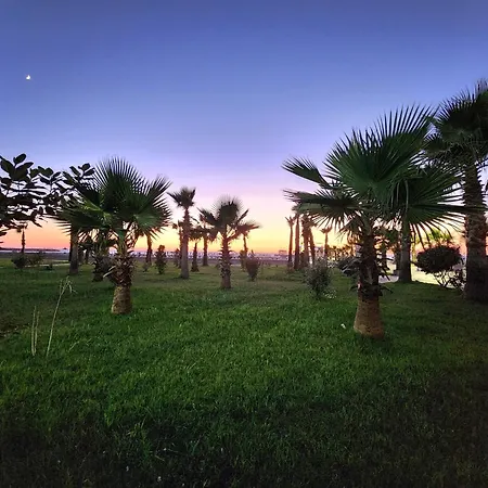Seaside Bliss In Qerret Apartman