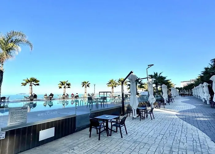 Seaside Bliss In Qerret דירה גולם