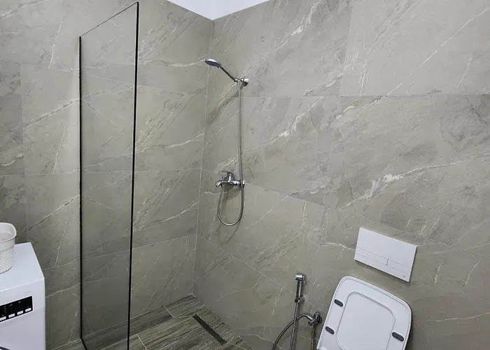 Seaside Bliss In Qerret גולם